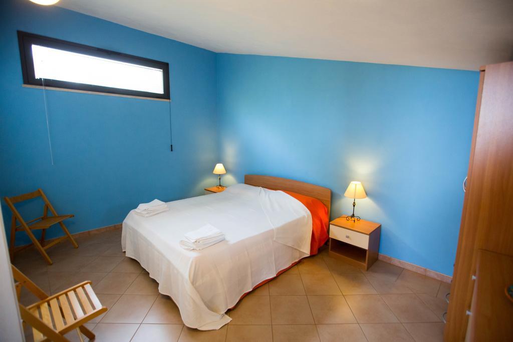 Ogliastro Sul Mare - Sleep And Dream Villa Cefalu Room photo