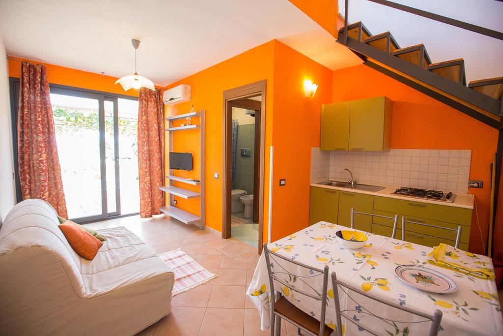 Ogliastro Sul Mare - Sleep And Dream Villa Cefalu Room photo