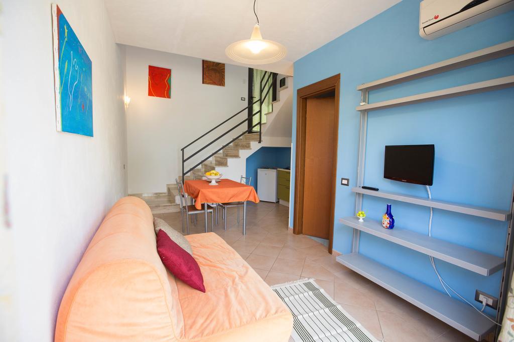 Ogliastro Sul Mare - Sleep And Dream Villa Cefalu Room photo