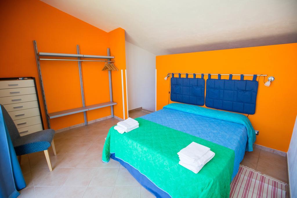 Ogliastro Sul Mare - Sleep And Dream Villa Cefalu Room photo