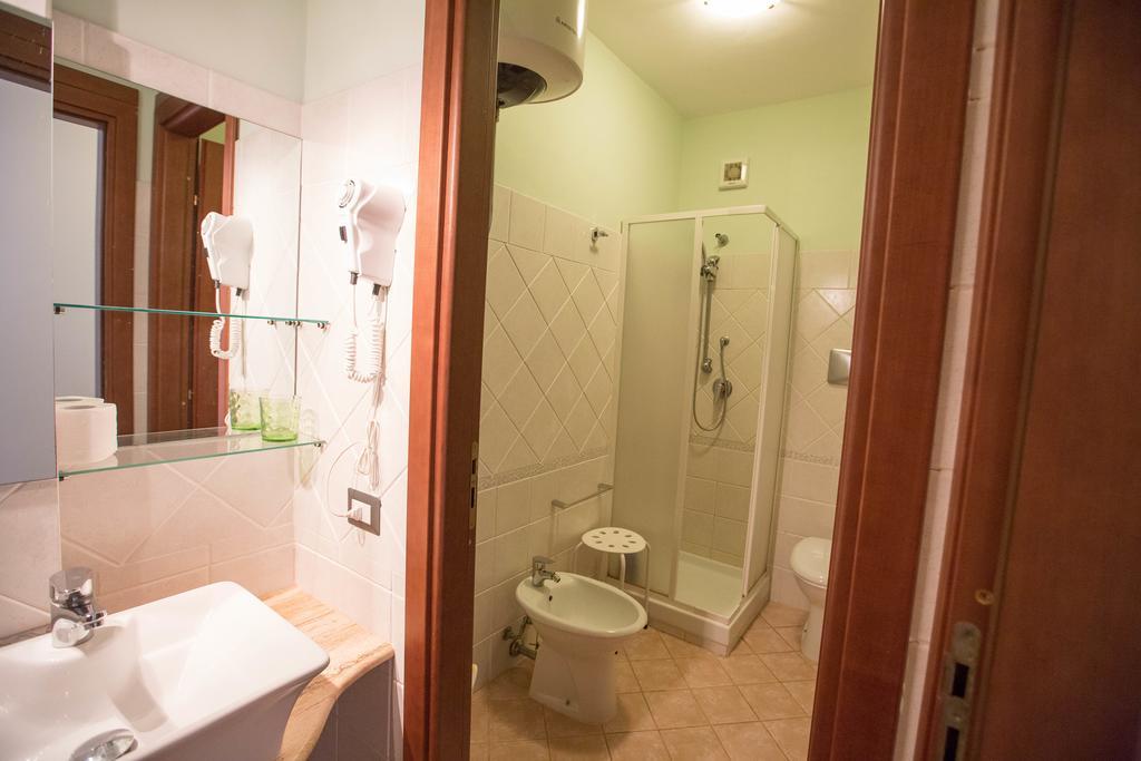 Ogliastro Sul Mare - Sleep And Dream Villa Cefalu Room photo