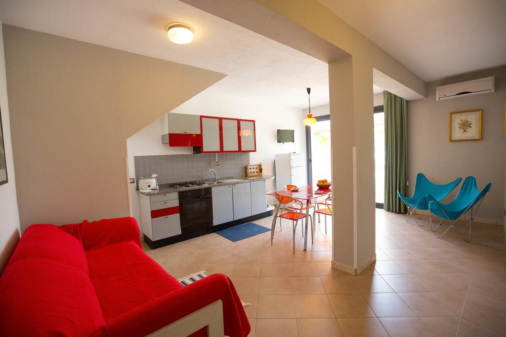 Ogliastro Sul Mare - Sleep And Dream Villa Cefalu Room photo